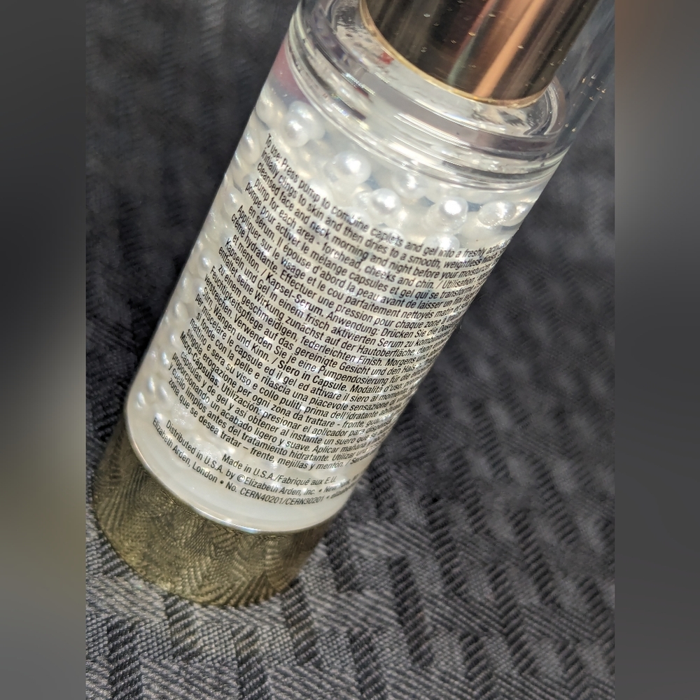 Elizabeth Arden Flawless Future Serum. - Picture 3 of 3